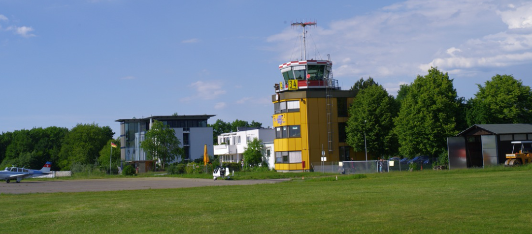 Diskussion um Flugplatzschließung/ Assistenzhundkampagne